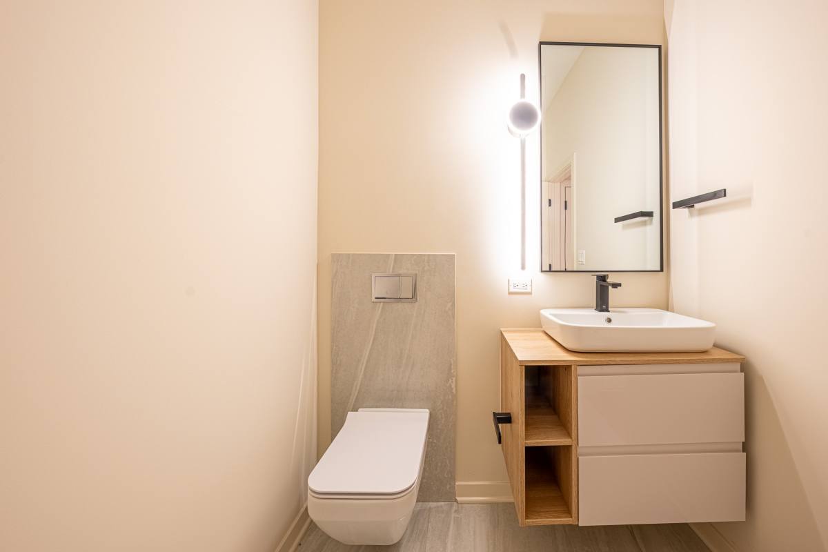 Apartment for rent at 3207 N Narragansett Ave, Chicago, IL 60634