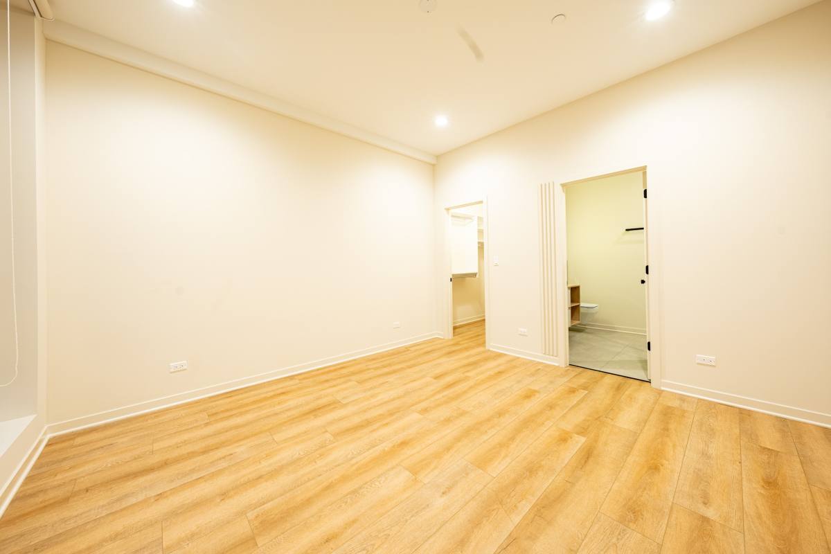 Apartment for rent at 3207 N Narragansett Ave, Chicago, IL 60634