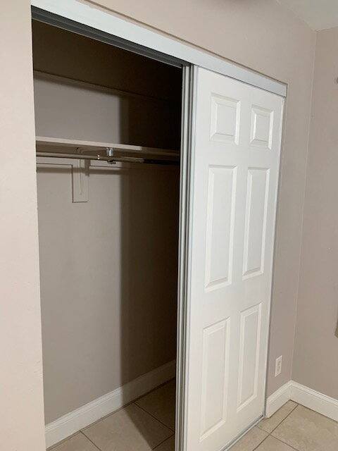 Townhouse for rent at 478 73rd Ave N, Saint Petersburg, FL 33702