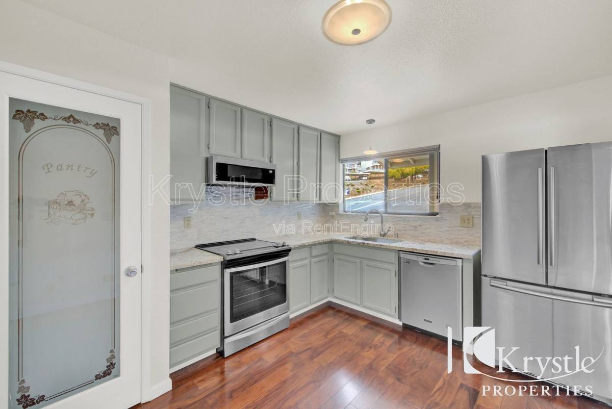 Townhouse for rent at 101 Nashville Lane, Vallejo, CA 94591