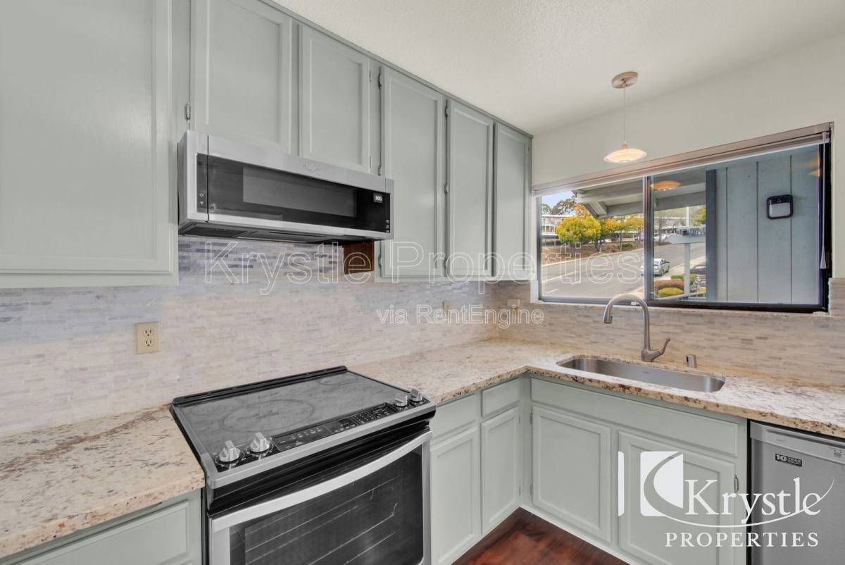 Townhouse for rent at 101 Nashville Lane, Vallejo, CA 94591