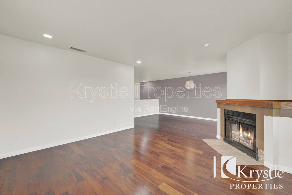 Townhouse for rent at 101 Nashville Lane, Vallejo, CA 94591