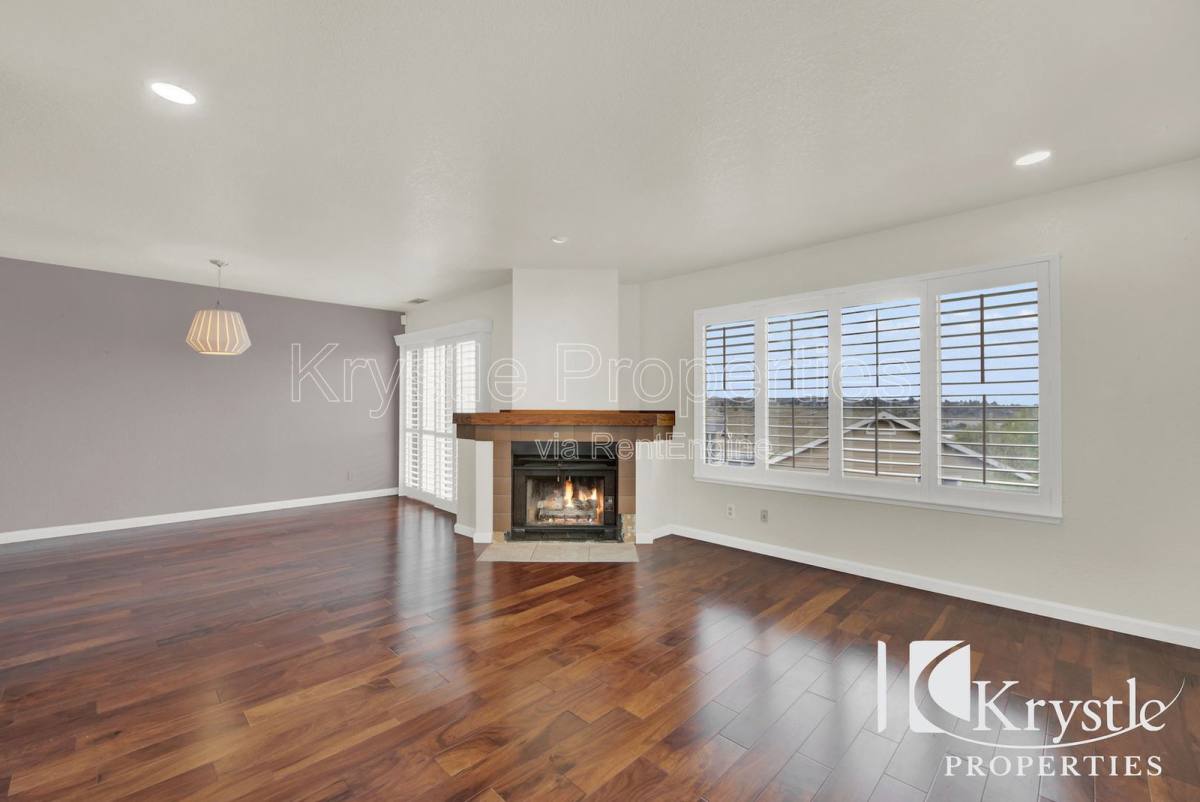 Townhouse for rent at 101 Nashville Lane, Vallejo, CA 94591