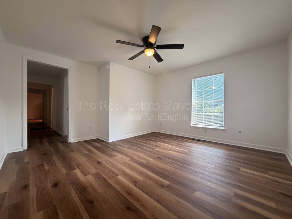 Apartment for rent at 1080 E Elmwood Dr, Chattanooga, TN 37405