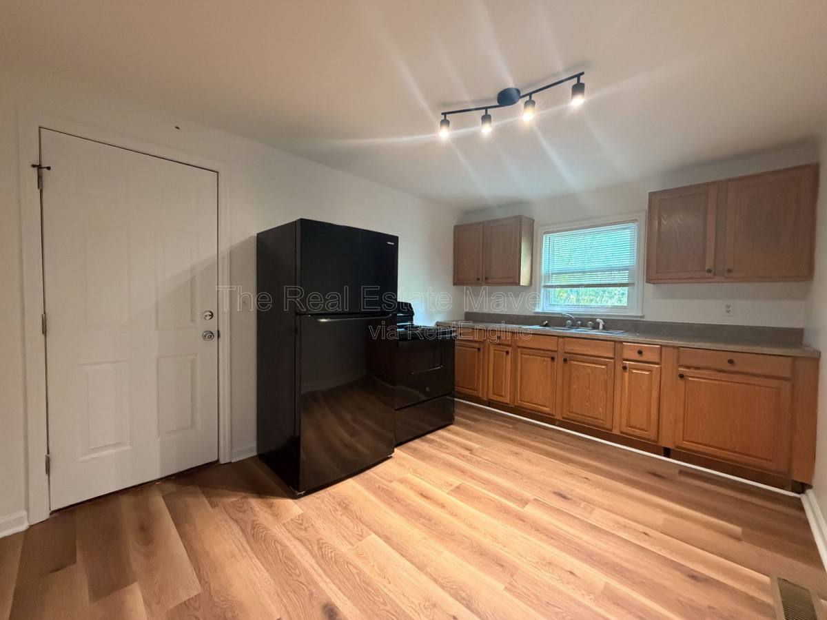 Apartment for rent at 1080 E Elmwood Dr, Chattanooga, TN 37405