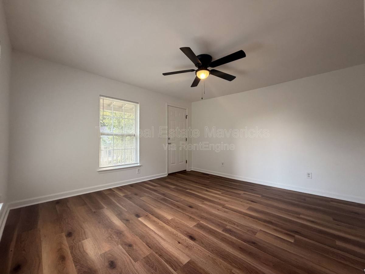 Apartment for rent at 1080 E Elmwood Dr, Chattanooga, TN 37405