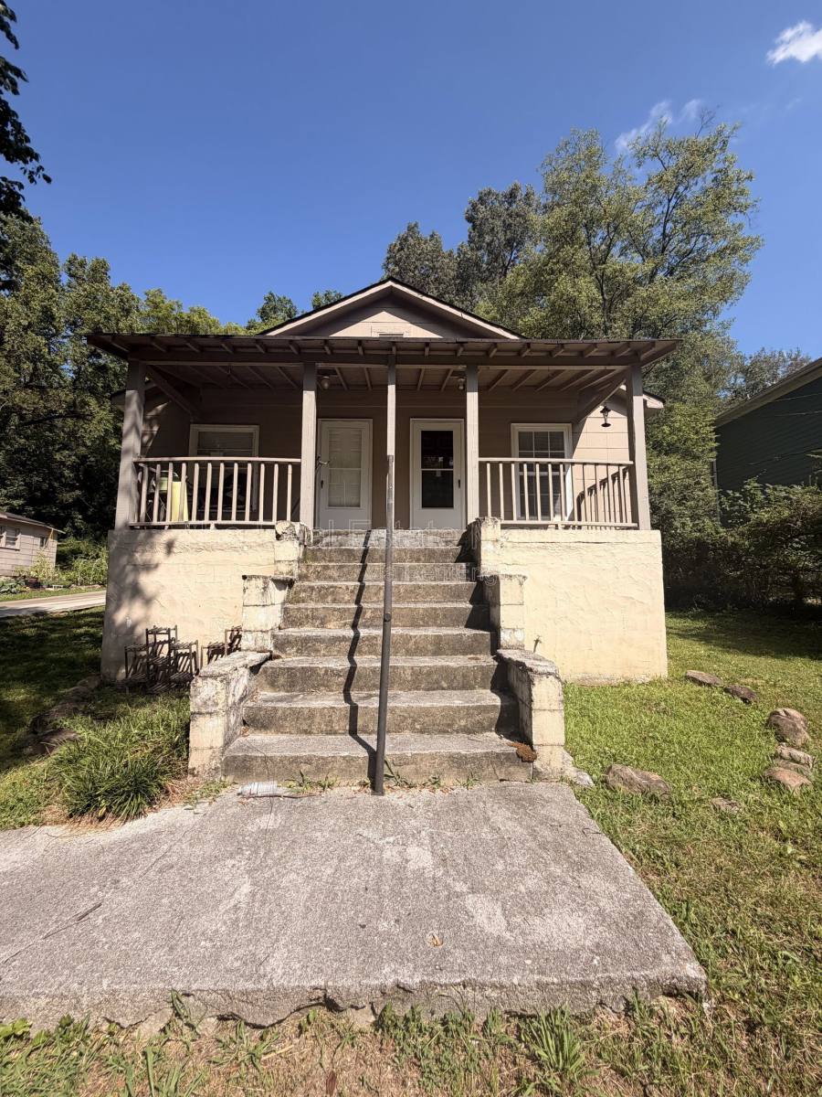 Apartment for rent at 1080 E Elmwood Dr, Chattanooga, TN 37405