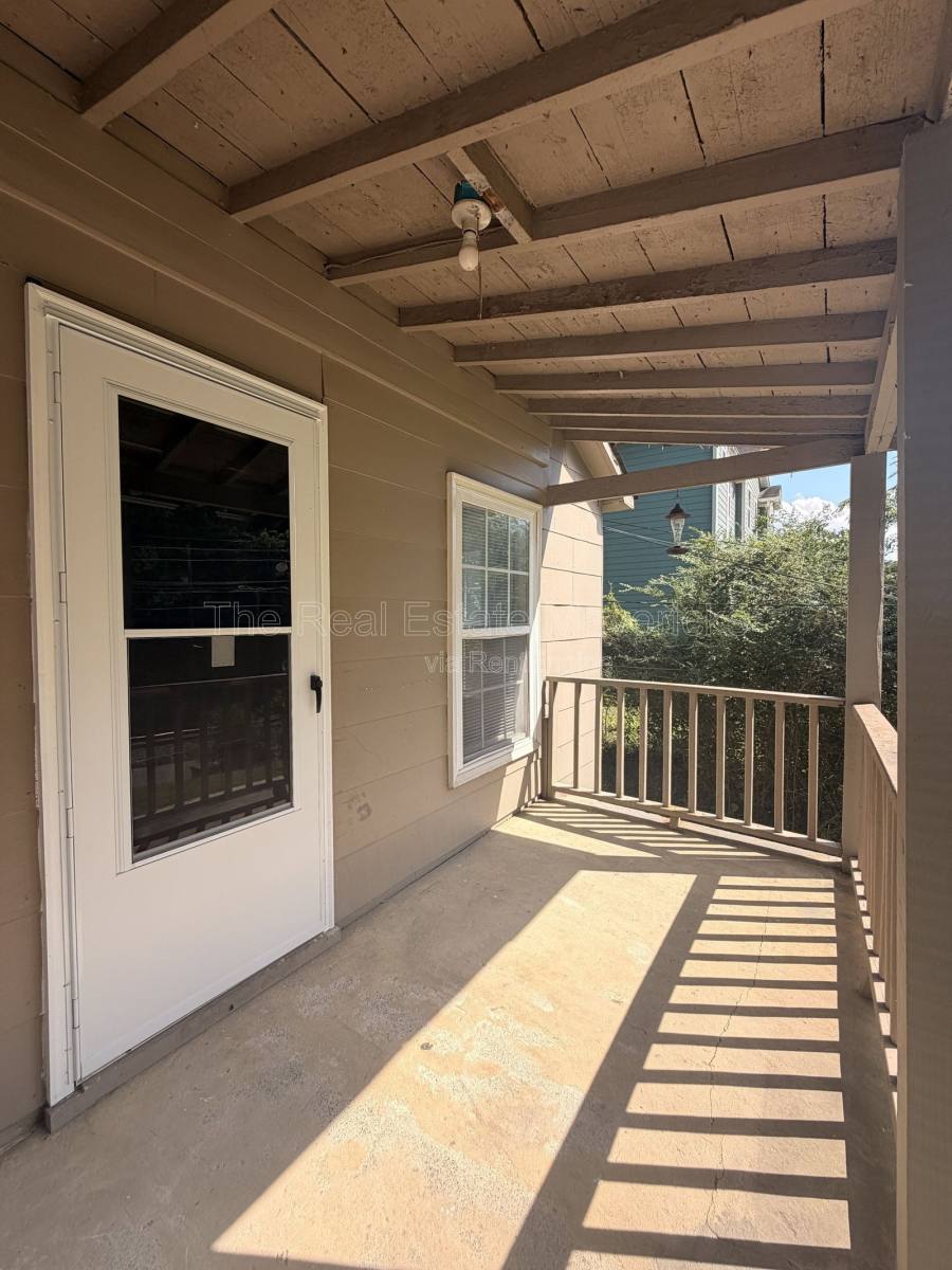 Apartment for rent at 1080 E Elmwood Dr, Chattanooga, TN 37405