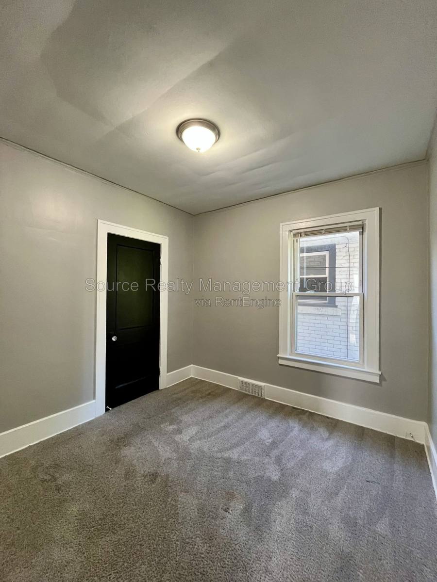 Apartment for rent at 170 Bondie St, Wyandotte, MI 48192