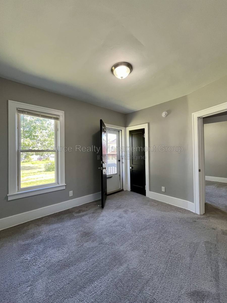 Apartment for rent at 170 Bondie St, Wyandotte, MI 48192