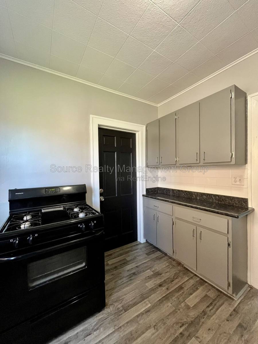 Apartment for rent at 170 Bondie St, Wyandotte, MI 48192