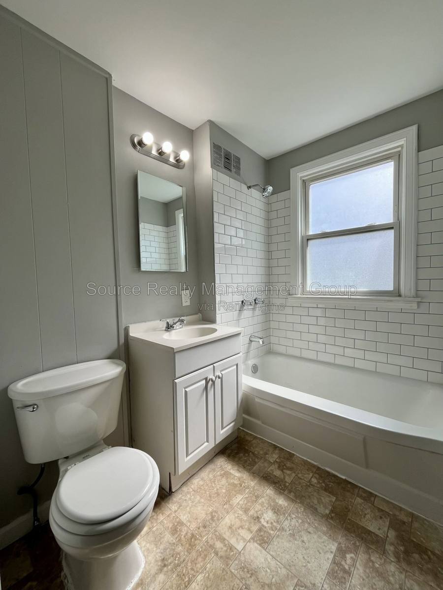 Apartment for rent at 170 Bondie St, Wyandotte, MI 48192