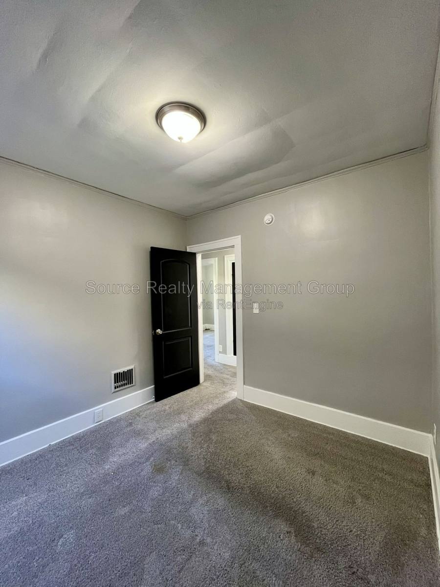Apartment for rent at 170 Bondie St, Wyandotte, MI 48192