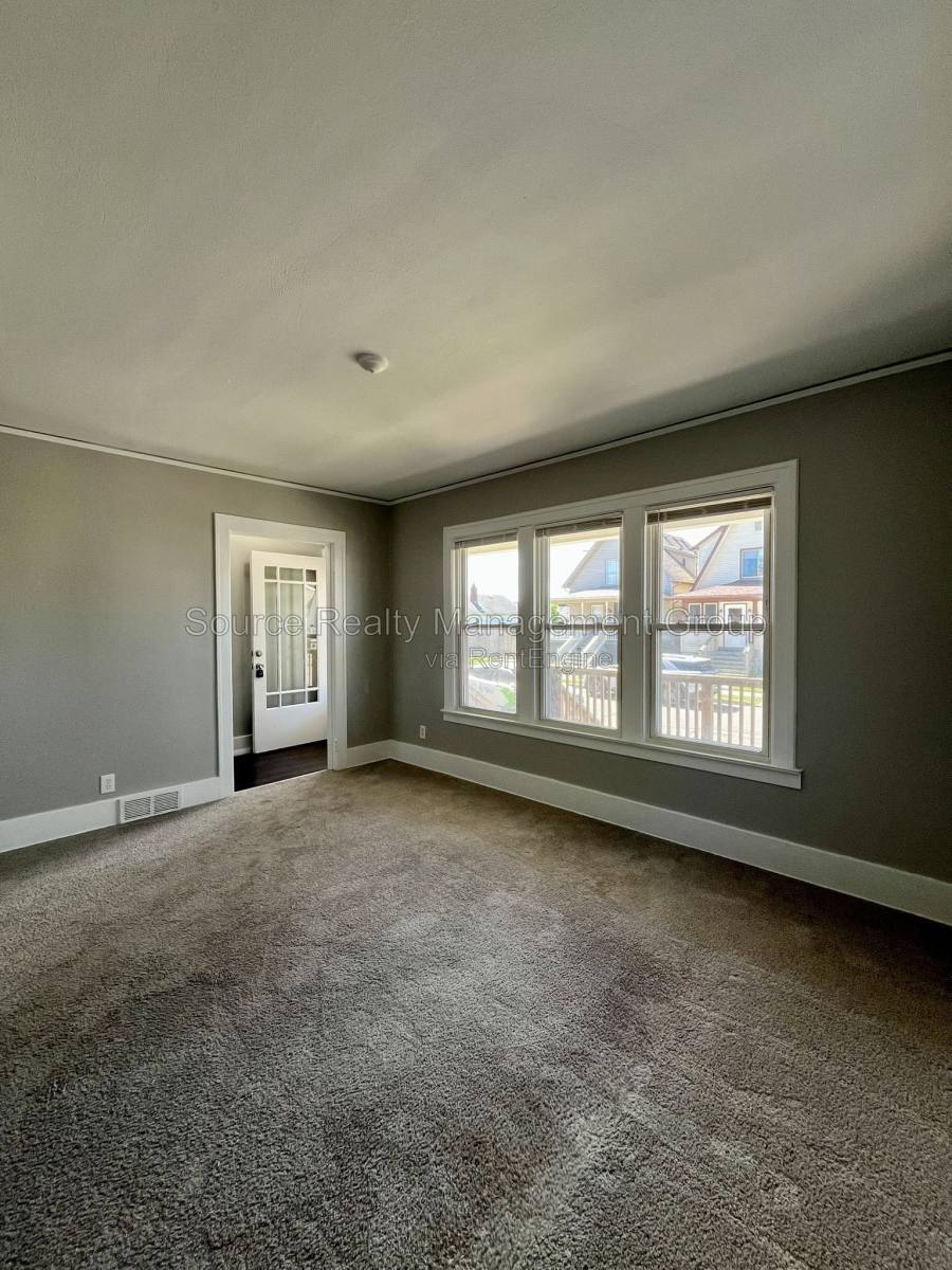 Apartment for rent at 170 Bondie St, Wyandotte, MI 48192