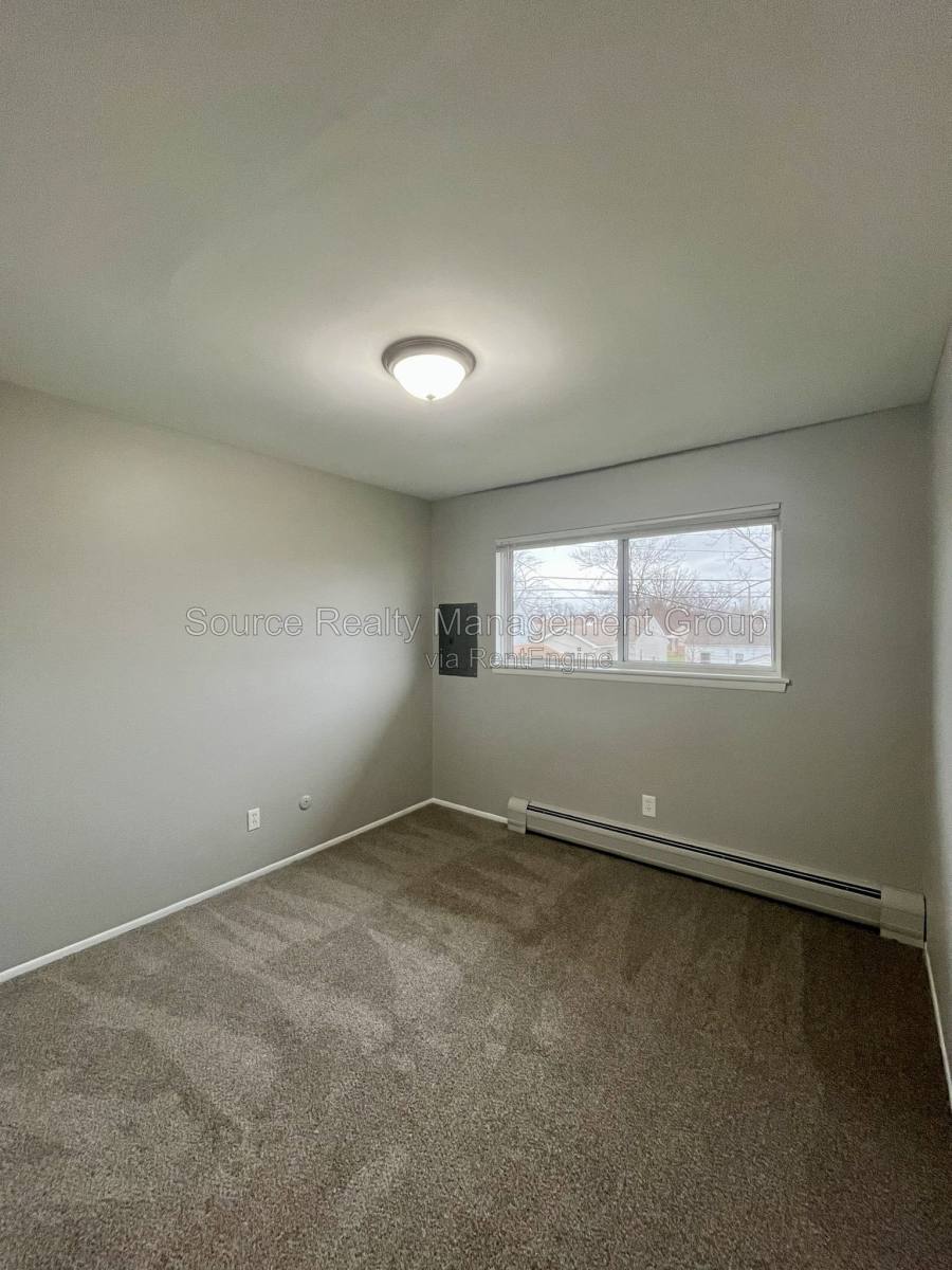 Apartment for rent at 1760 Saint Johns Blvd #14, Lincoln Park, MI 48146
