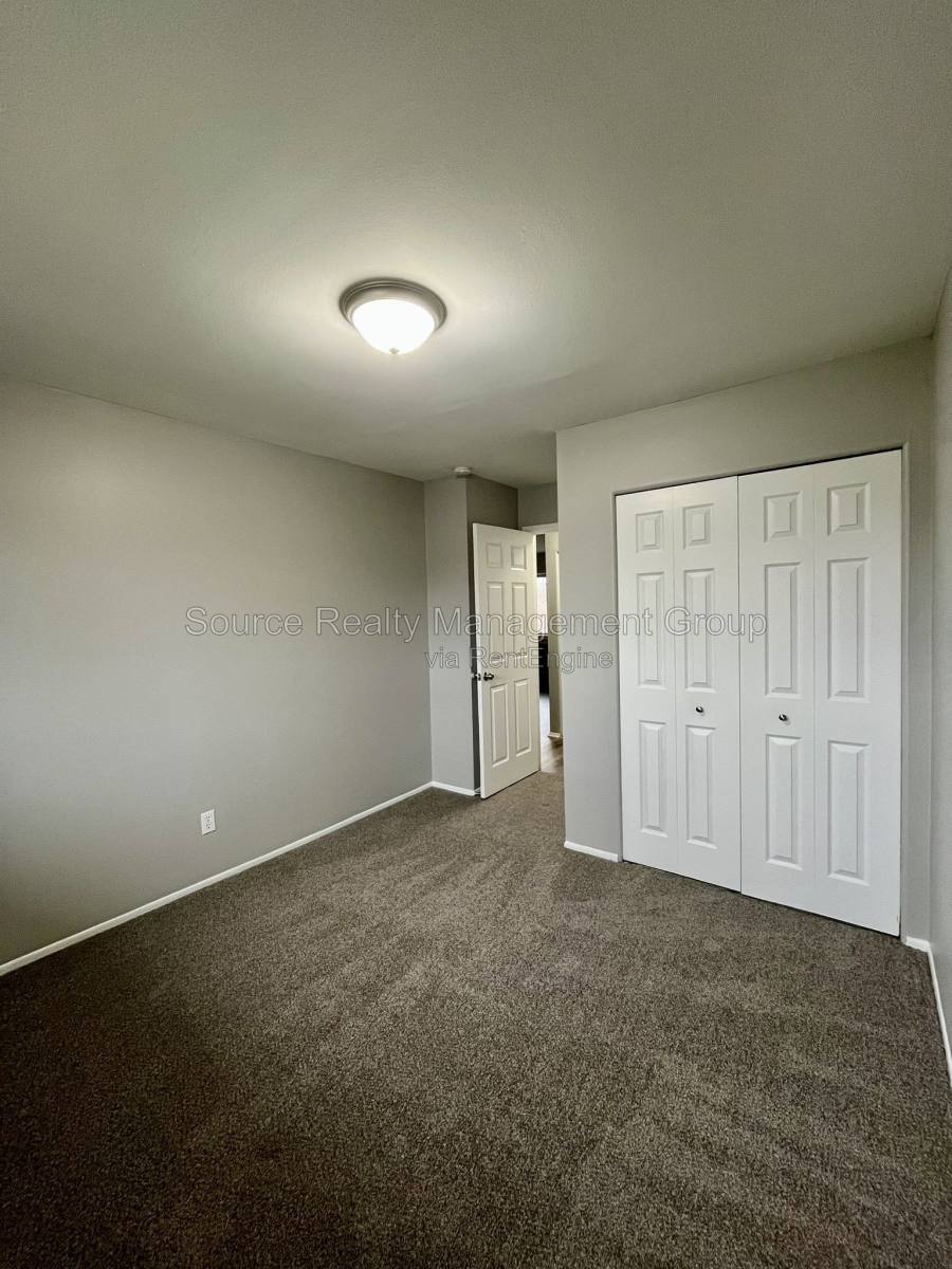 Apartment for rent at 1760 Saint Johns Blvd #14, Lincoln Park, MI 48146