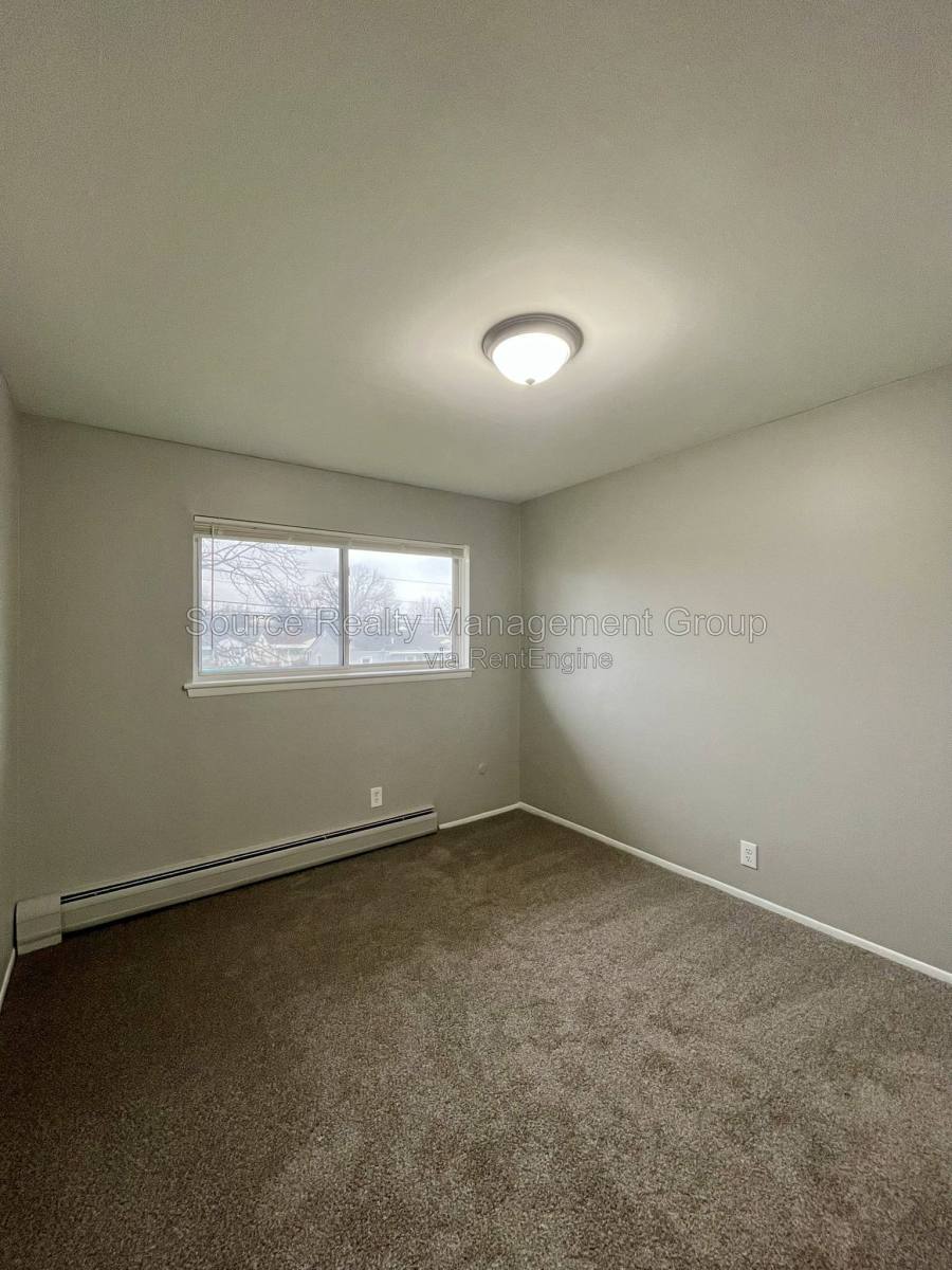 Apartment for rent at 1760 Saint Johns Blvd #14, Lincoln Park, MI 48146