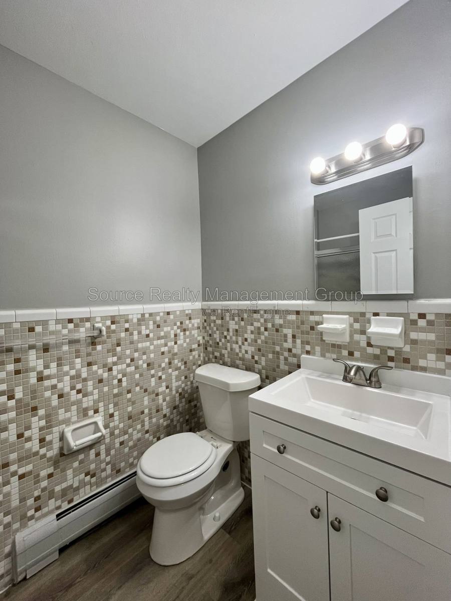 Apartment for rent at 1760 Saint Johns Blvd #14, Lincoln Park, MI 48146