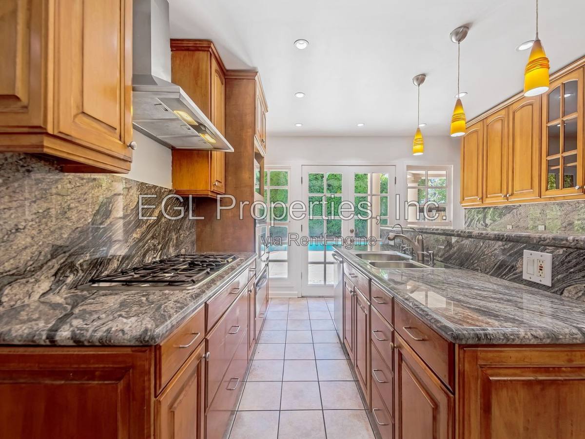 House for rent at 22018 Dumetz Rd, Woodland Hills, CA 91364