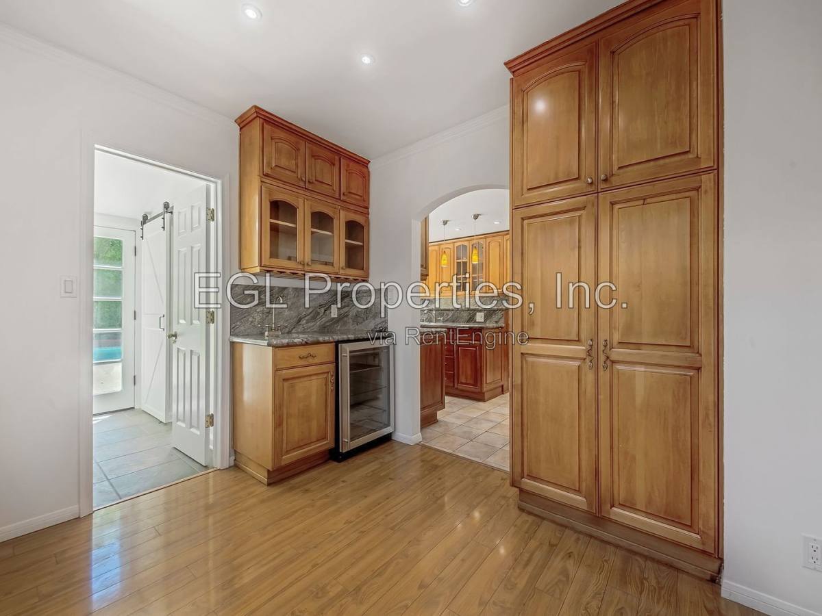 House for rent at 22018 Dumetz Rd, Woodland Hills, CA 91364