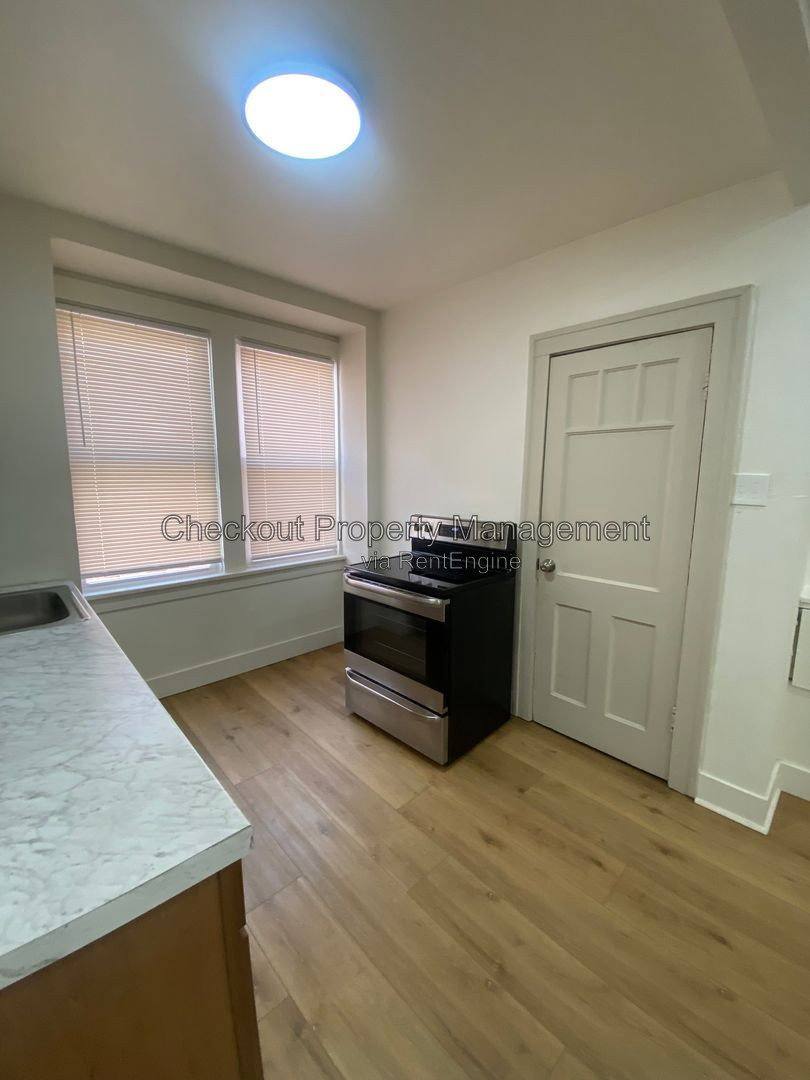 Apartment for rent at 4746 S Grand Blvd, St. Louis, MO 63111