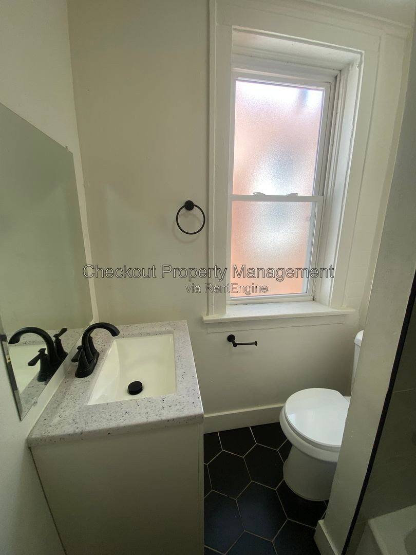 Apartment for rent at 4746 S Grand Blvd, St. Louis, MO 63111