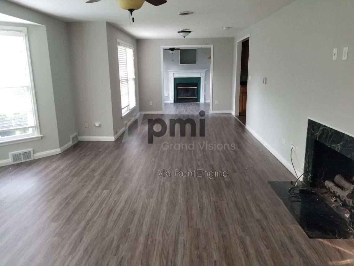House for rent at 419 S Glencoe Ave, Decatur, IL 62522
