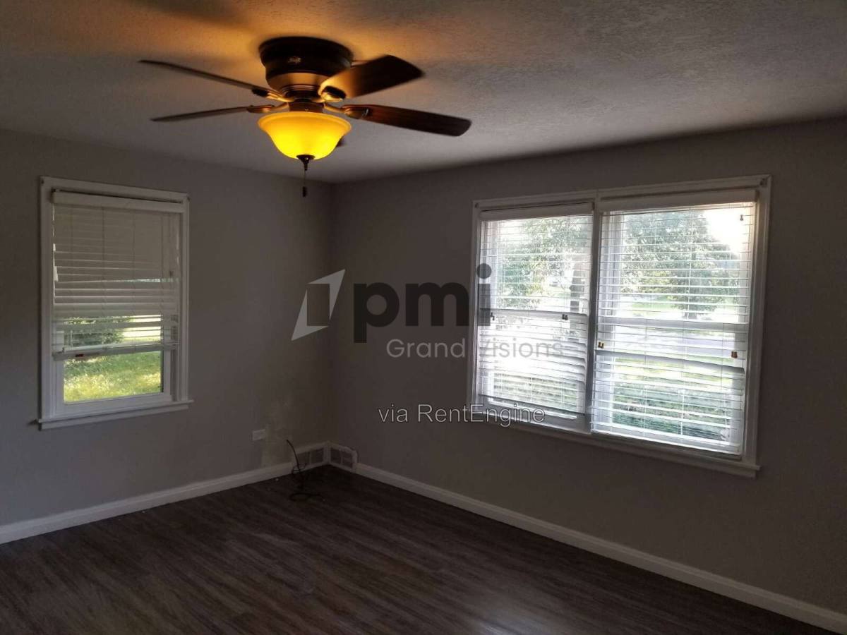 House for rent at 419 S Glencoe Ave, Decatur, IL 62522