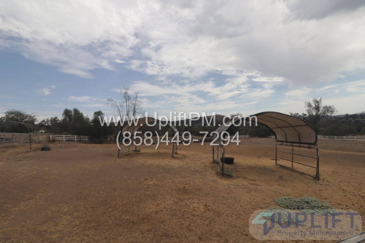 House for rent at 18453 Ramona View Dr, Ramona, CA 92065
