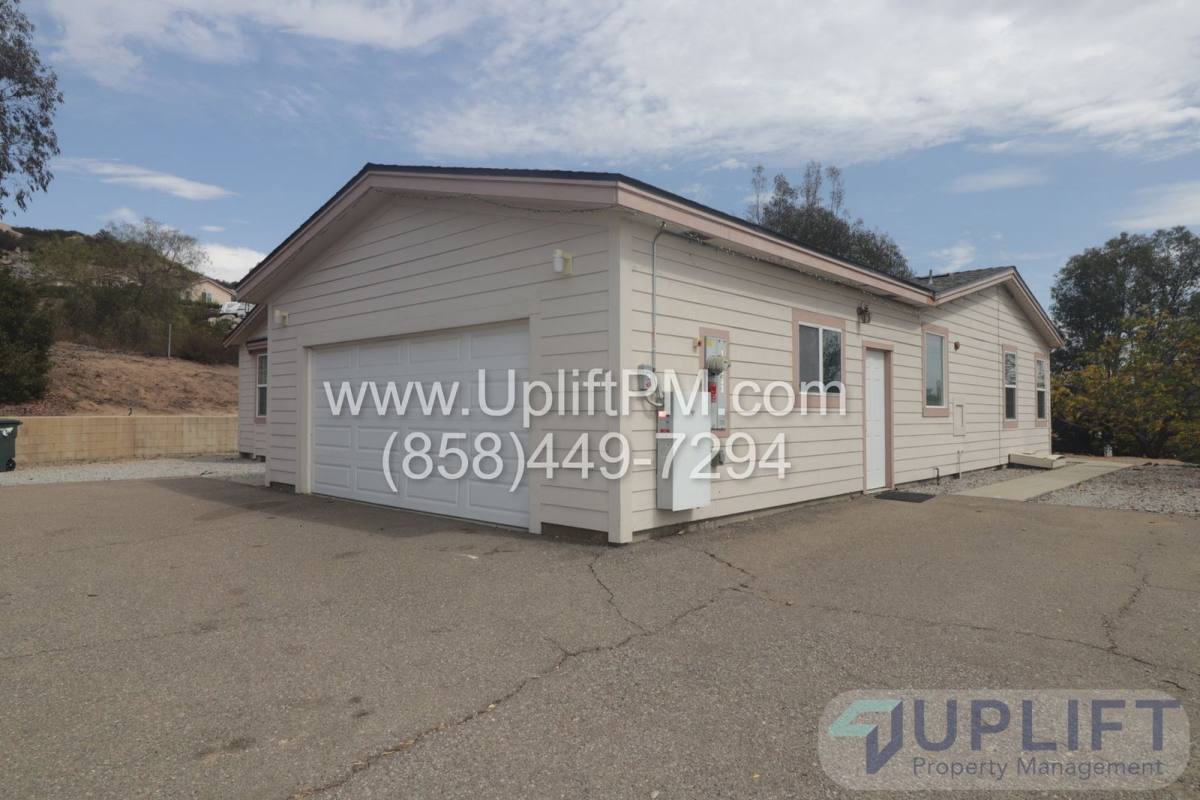House for rent at 18453 Ramona View Dr, Ramona, CA 92065