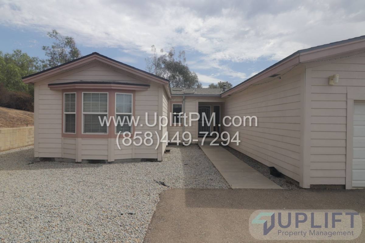 House for rent at 18453 Ramona View Dr, Ramona, CA 92065