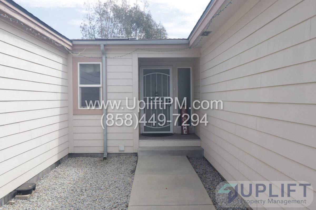House for rent at 18453 Ramona View Dr, Ramona, CA 92065