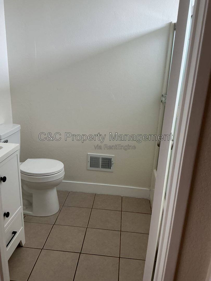 House for rent at 1559 Elderwood Ave, Turlock, CA 95380