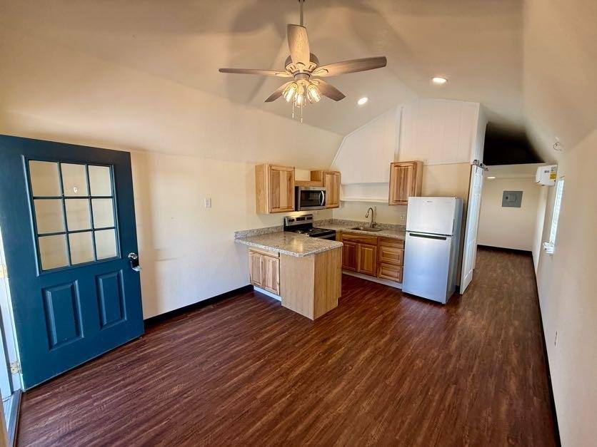 Apartment for rent at 220 Davis Ford Lane, Azle, TX 76020