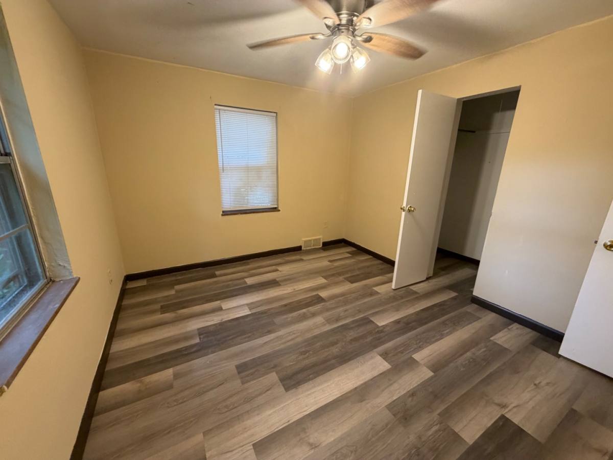 Apartment for rent at 314 W H St 316, Belleville, IL 62226