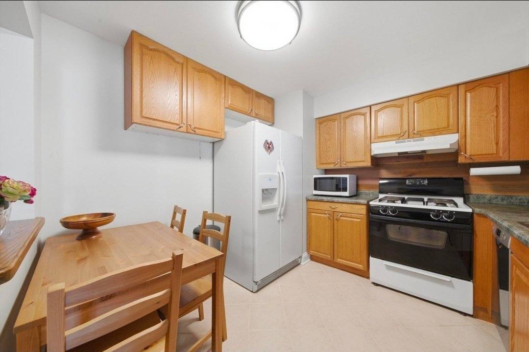Condo for rent at 670 Marilyn Ave #208, Glendale Heights, IL 60139