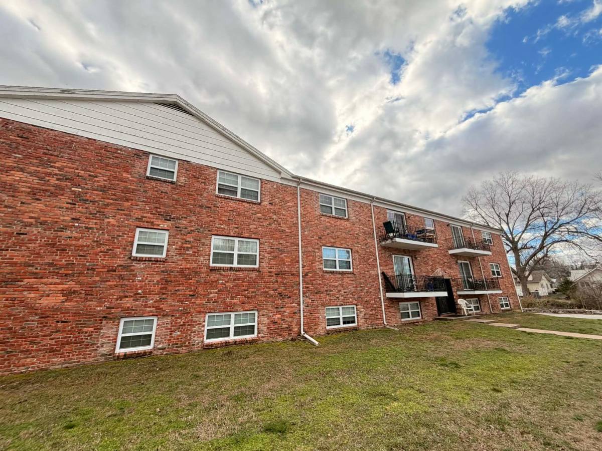 Apartment for rent at Southern Garden, 1803 Grand Ave, Carthage, MO 64836