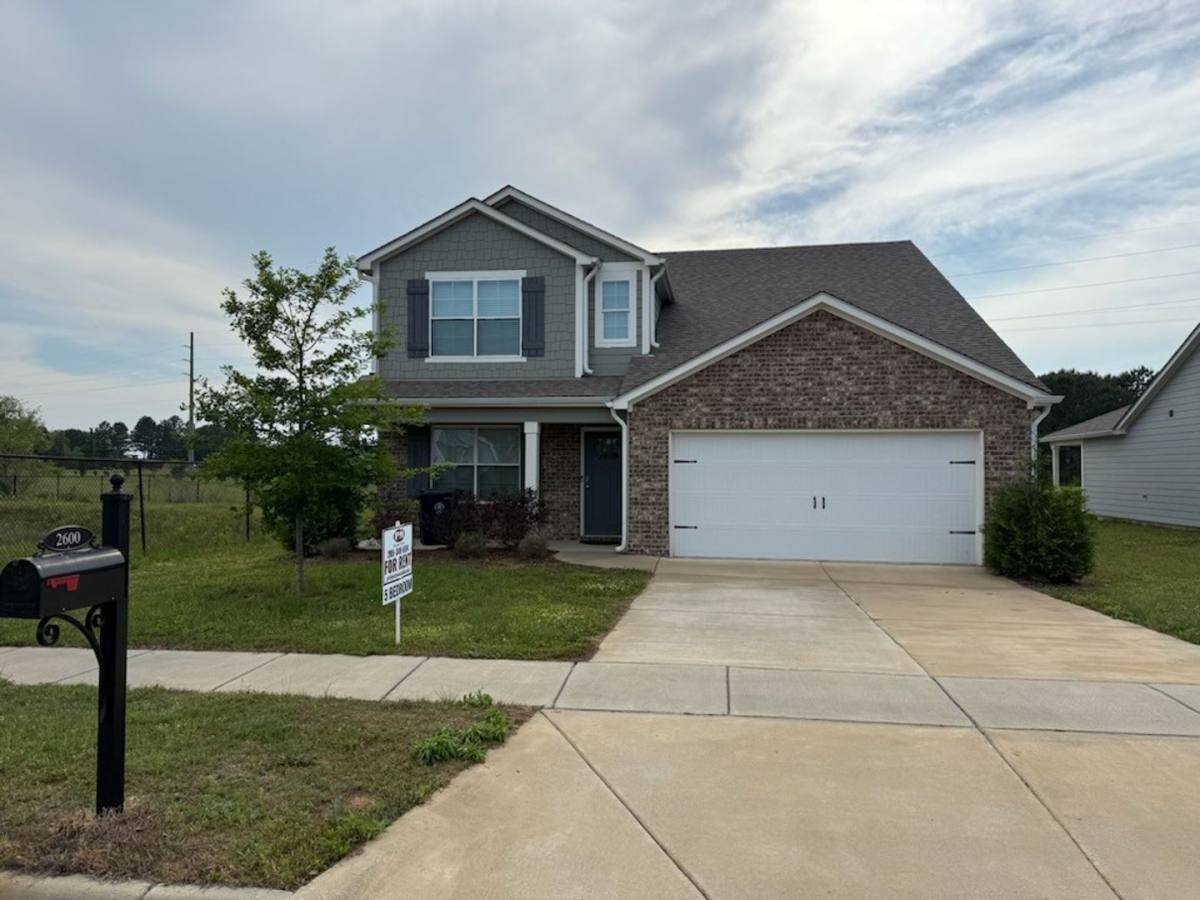 House for rent at 2600 Trestle Park Circle, Northport, AL 35473