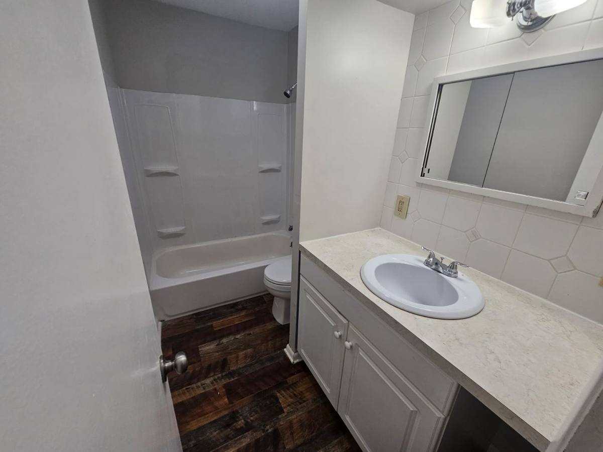 House for rent at 286 Courtland Blvd, Eastlake, OH 44095