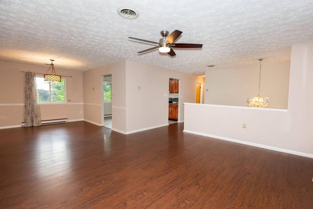 House for rent at 1517 Caroline St, Winchester, VA 22601