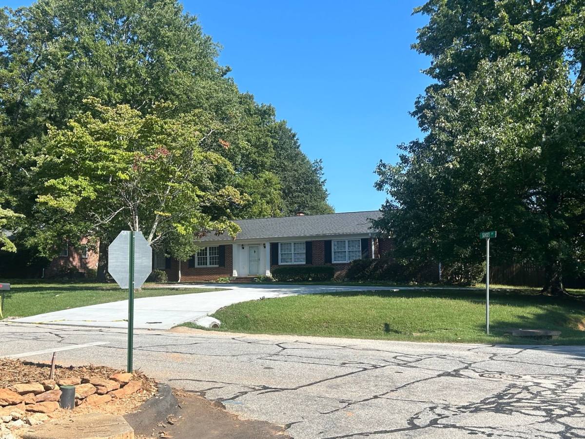 House for rent at 129 Sunset Dr, Mauldin, SC 29662