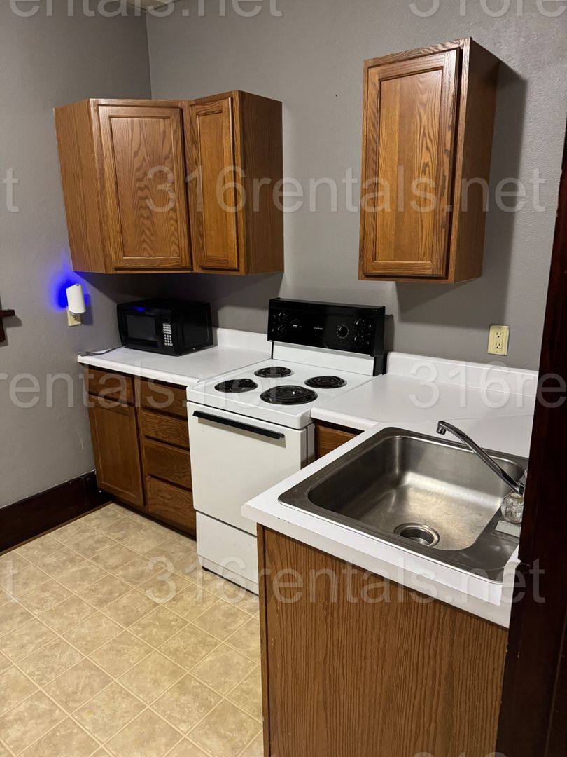 Apartment for rent at 116 1 2 W Pine, El Dorado, KS 67042