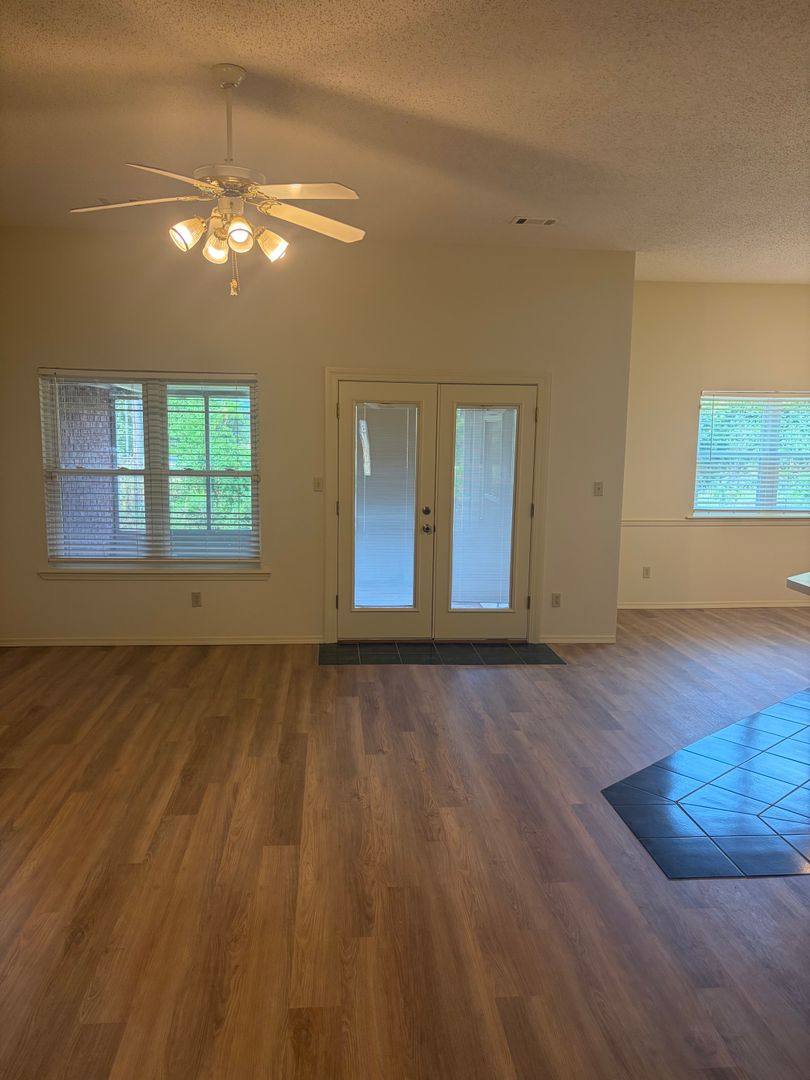House for rent at 908 Aspen Ave, Van Buren, AR 72956