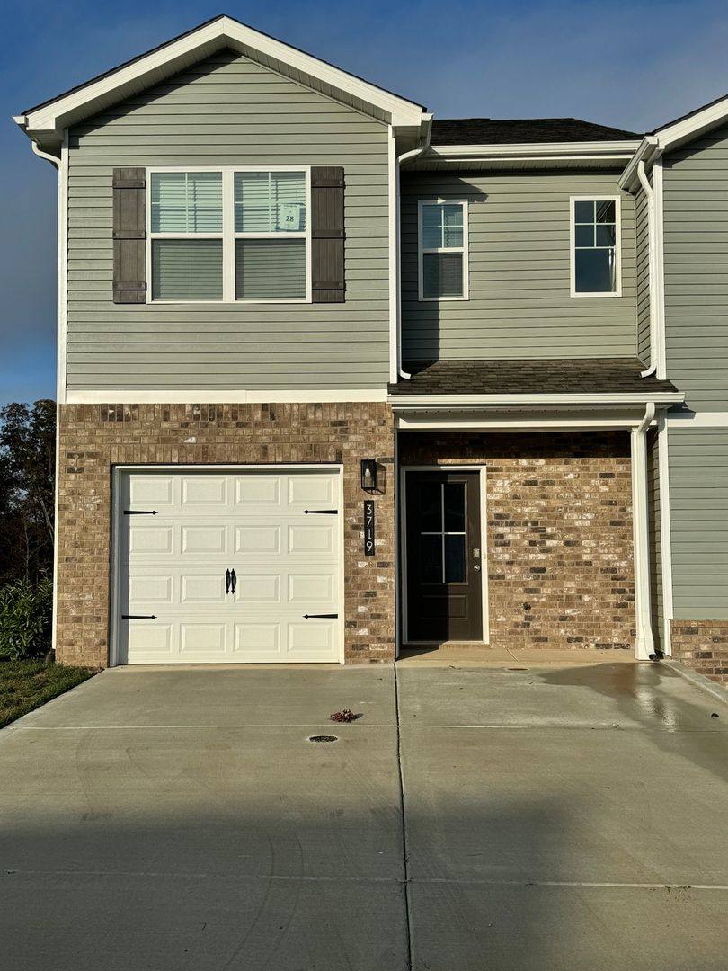 Townhouse for rent at 3719 Wyatt Way, Kodak, TN 37764