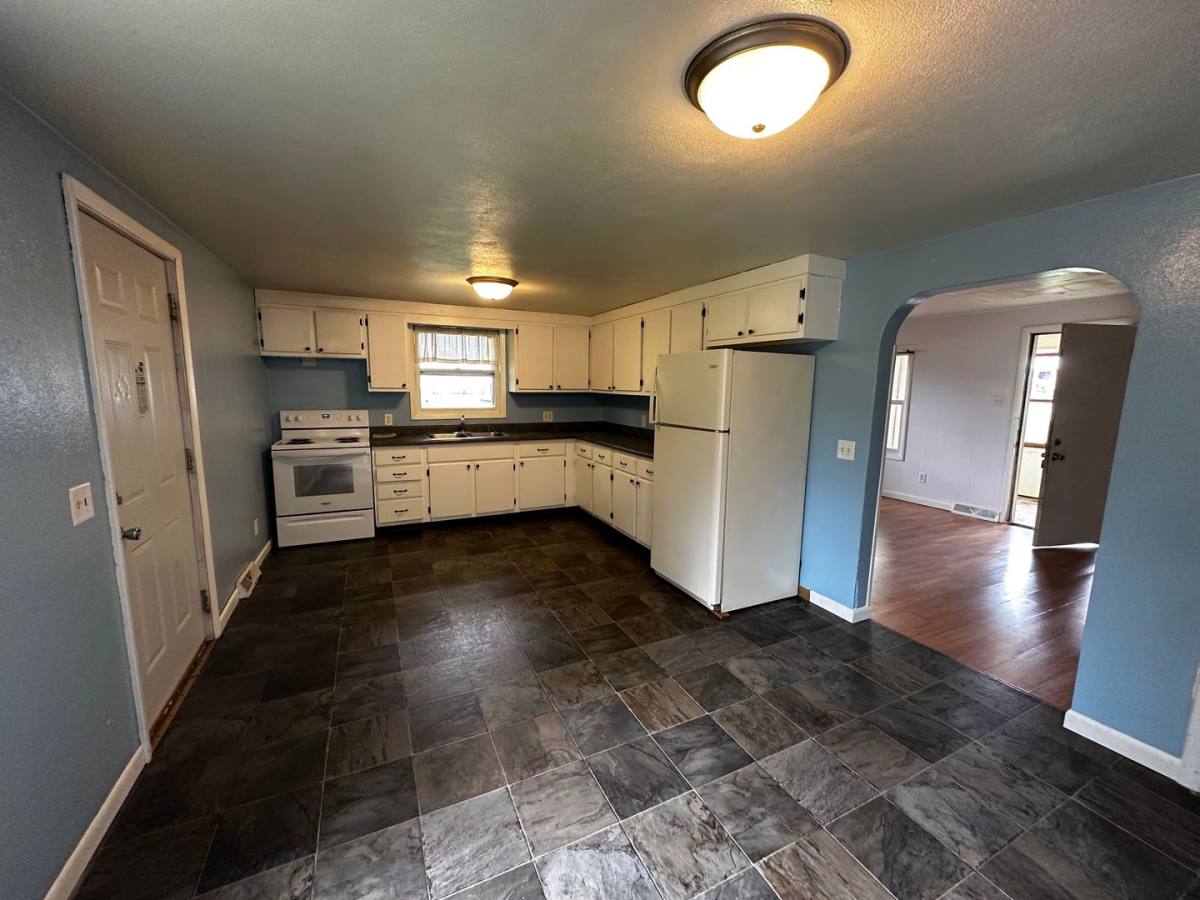 Apartment for rent at 400 S Gilbert St, Footville, WI 53537