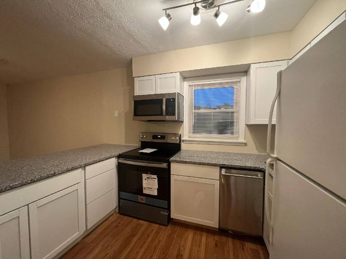 Apartment for rent at 2720 Riedling Dr, Louisville, KY 40206