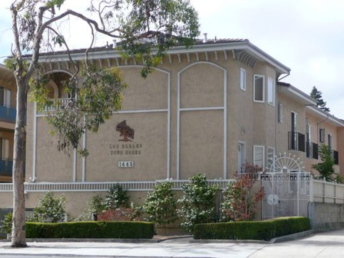 Townhouse for rent at 1445 El Camino Real, Burlingame, CA 94010