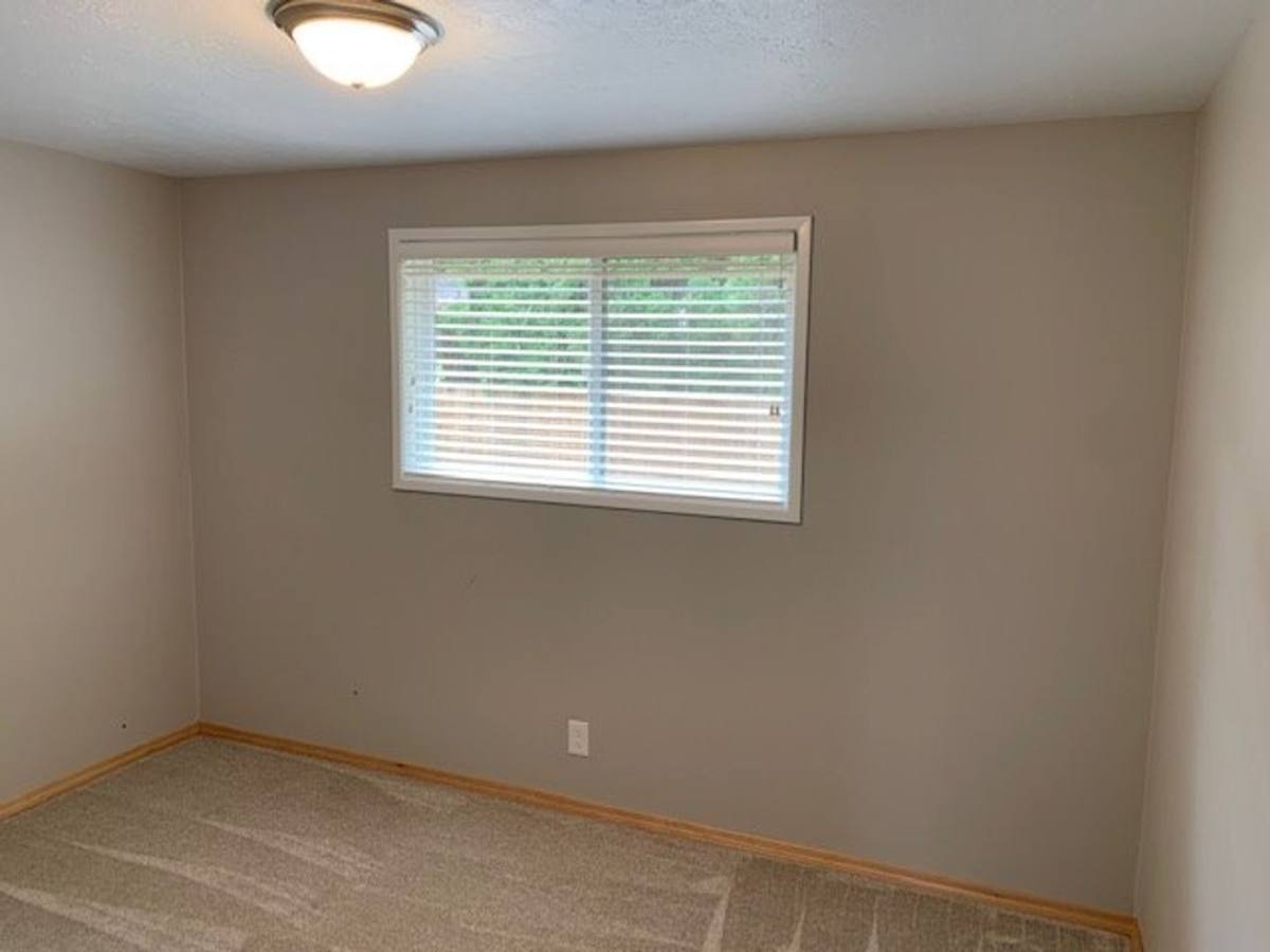 House for rent at 1070 Denise St SE, Salem, OR 97306