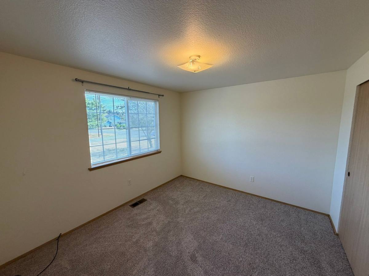 Townhouse for rent at 1202-1204 35th St, Anacortes, WA 98221