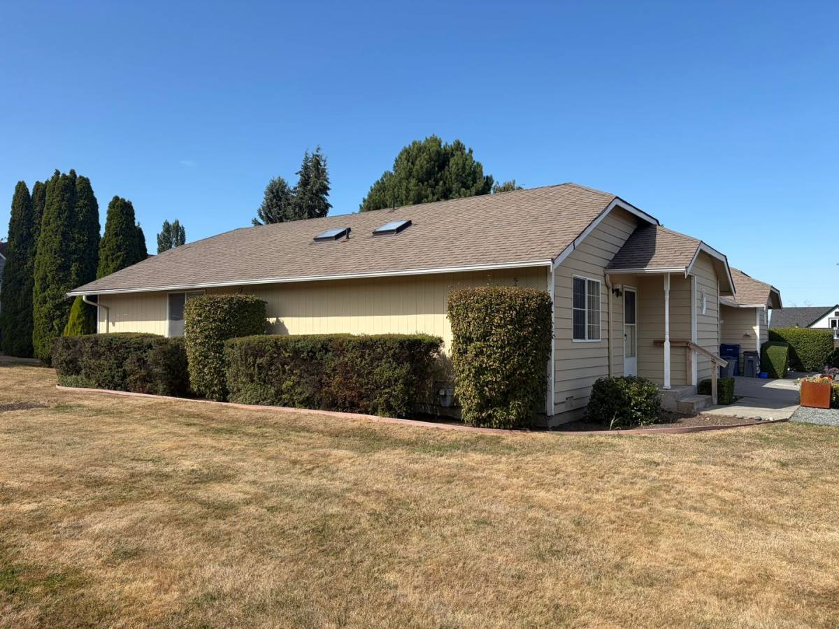 Townhouse for rent at 1202-1204 35th St, Anacortes, WA 98221